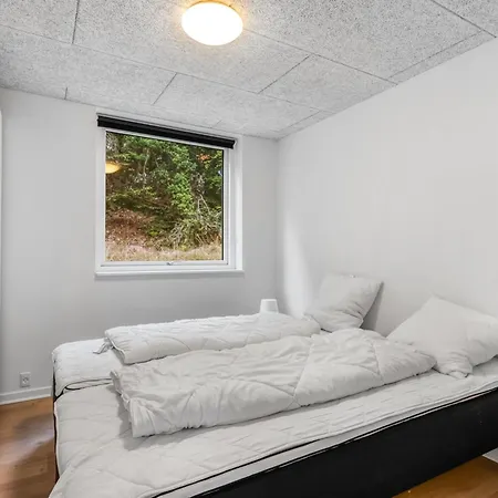 Adisl - 800m From The Sea By Interhome