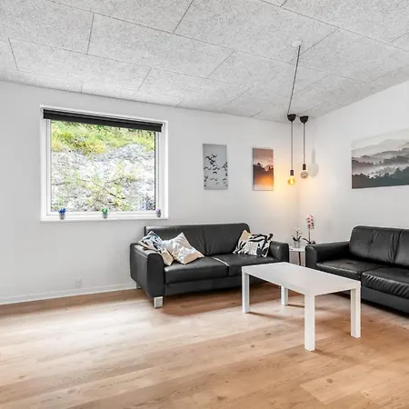 Adisl - 800m From The Sea By Interhome *