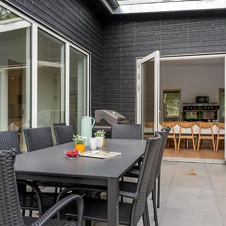 Adisl - 800m From The Sea By Interhome